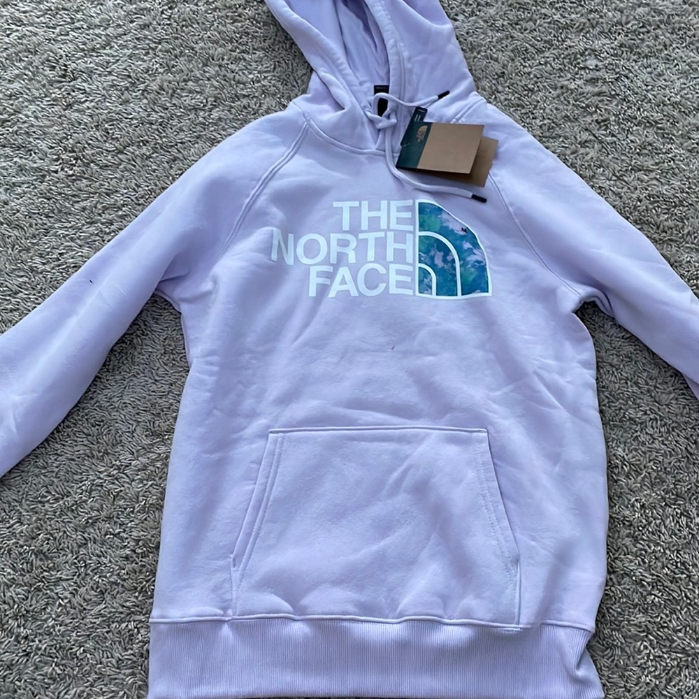 Brand new Northface hoodie, and size medium